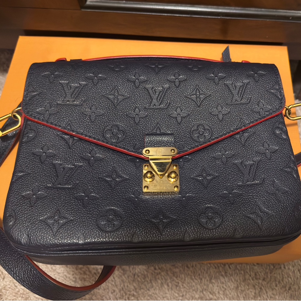 Louis Vuitton Pochette Métis